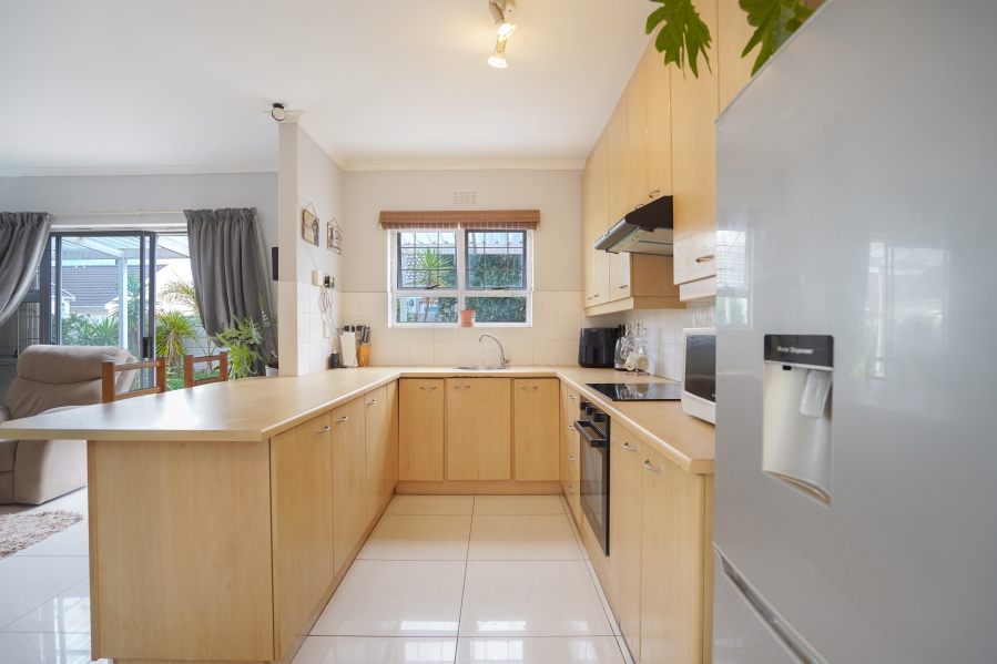 To Let 2 Bedroom Property for Rent in Sunningdale Western Cape